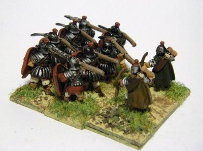 Late Roman Legion
Donnington Miniatures with Veni Vidi Vici Shield patterns
Keywords: EIR LIR