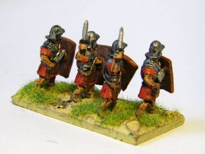 Early Imperial Roman Legionaries in segmented armour
EIR Legionaries from [url=http://www.rebelminis.com/]Rebel Miniatures[/url]
Keywords: EIR