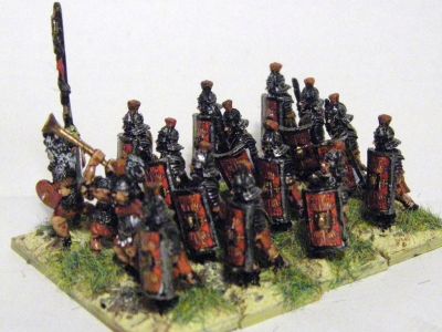 Early Imperial Roman Legionaries
EIR Legionaries from Old Glory, with LBMS Shield transfers
Keywords: EIR