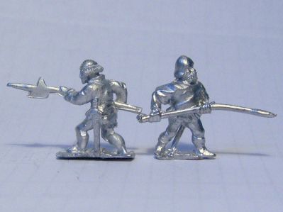 Swiss Infantry - Size Comparison of Essex & Roundway Miniatures
Swiss halberdier from Roundway Miniatures (left) and Medieval German spearmen from Essex (right)
Keywords: Swiss medgerman