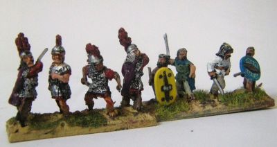 Comparing Testudo figures with Xyston Essex & Corvus Belli
Testudo Romans/Gauls (all painted as Romans) next to other manufacturers stuff   - Essex and Corvus Belli
Keywords: LRR Gallic ancbritish