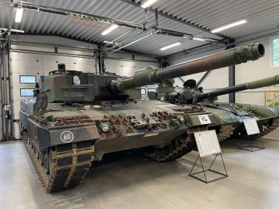 Leo 2
