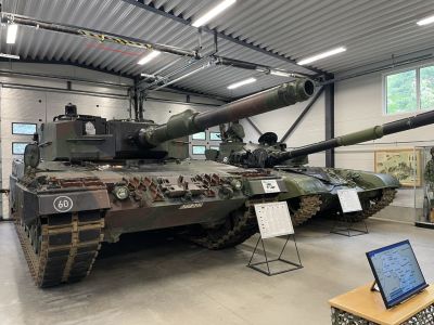 Leo 2
